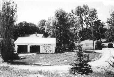 Abandoned home near the Red River, East Grand Forks, Minnesota, May, 1997